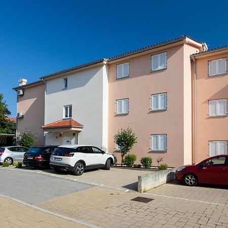 Apartments Crnekovic IV Baska  Bagian luar foto