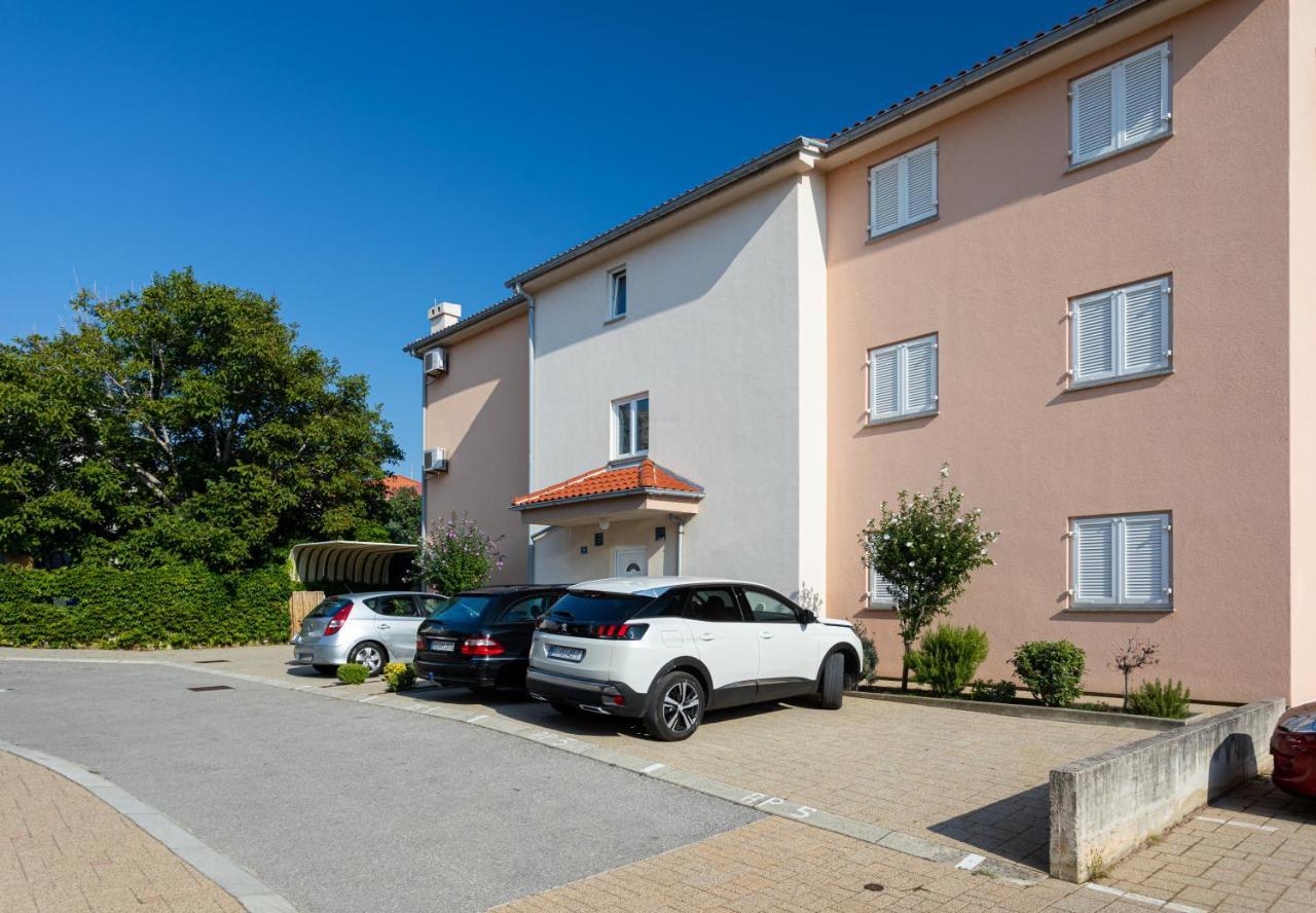 Apartments Crnekovic IV Baska  Bagian luar foto