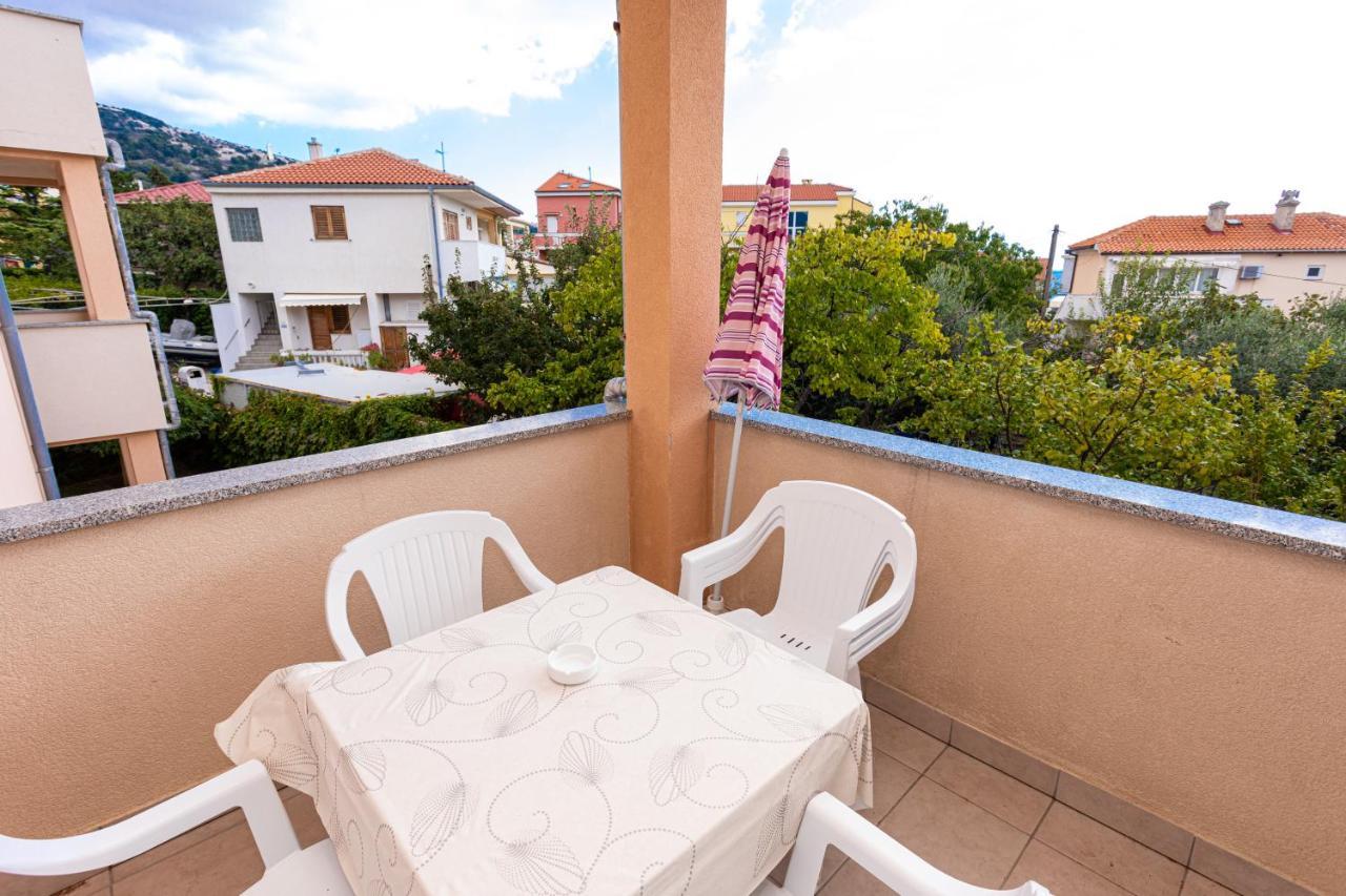 Apartments Crnekovic IV Baska  Bagian luar foto