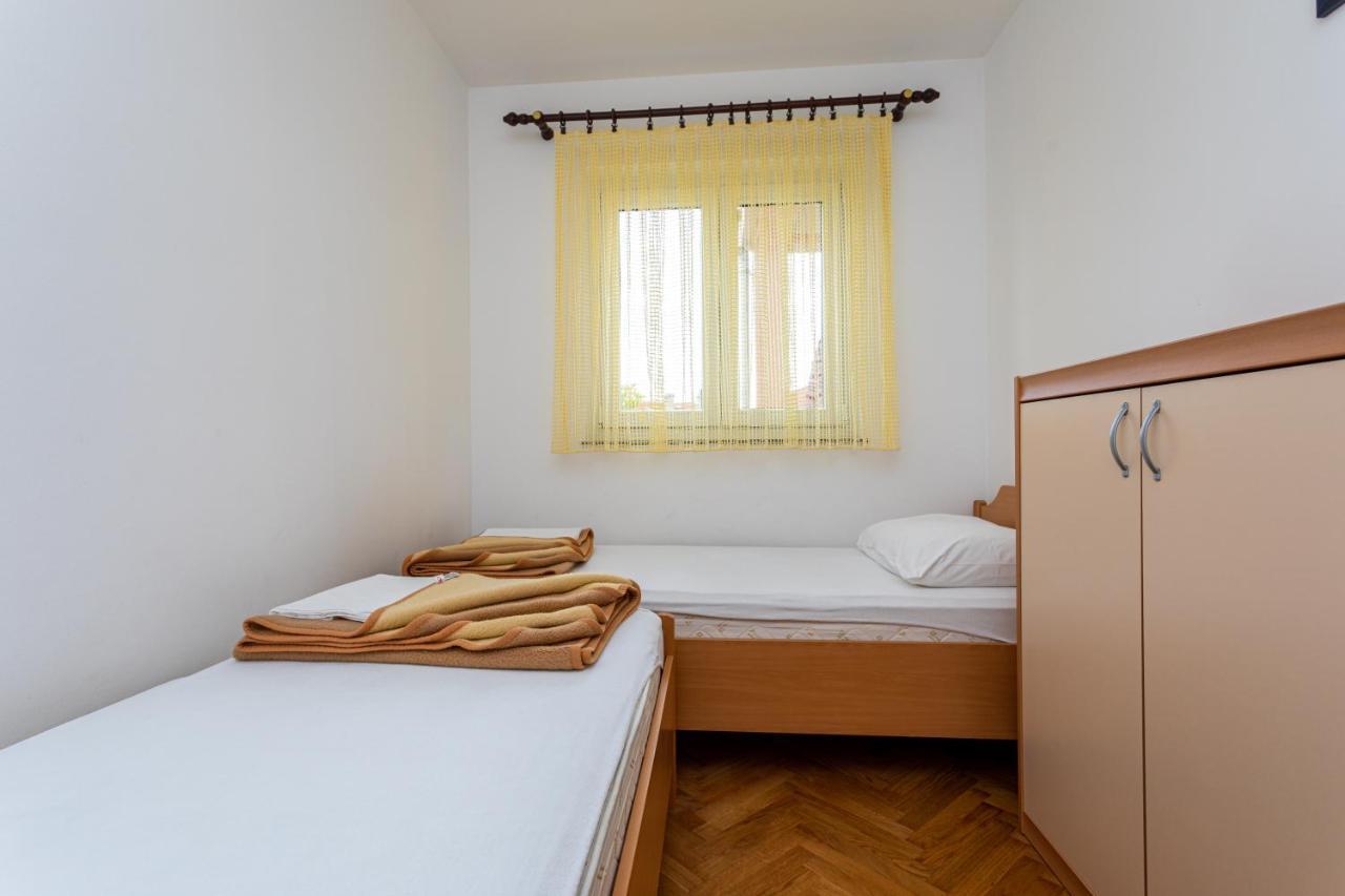 Apartments Crnekovic IV Baska  Bagian luar foto