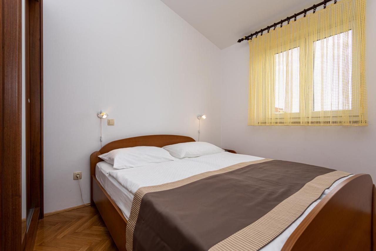 Apartments Crnekovic IV Baska  Bagian luar foto