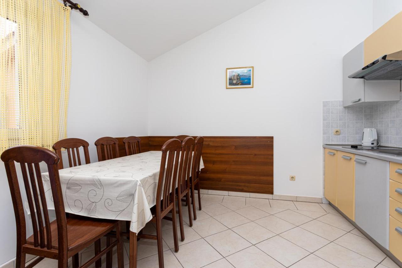 Apartments Crnekovic IV Baska  Bagian luar foto