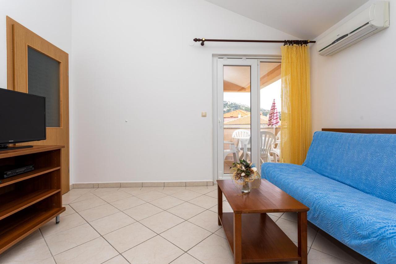 Apartments Crnekovic IV Baska  Bagian luar foto