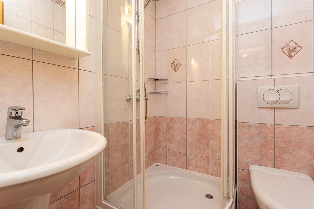Apartments Crnekovic IV Baska  Bagian luar foto