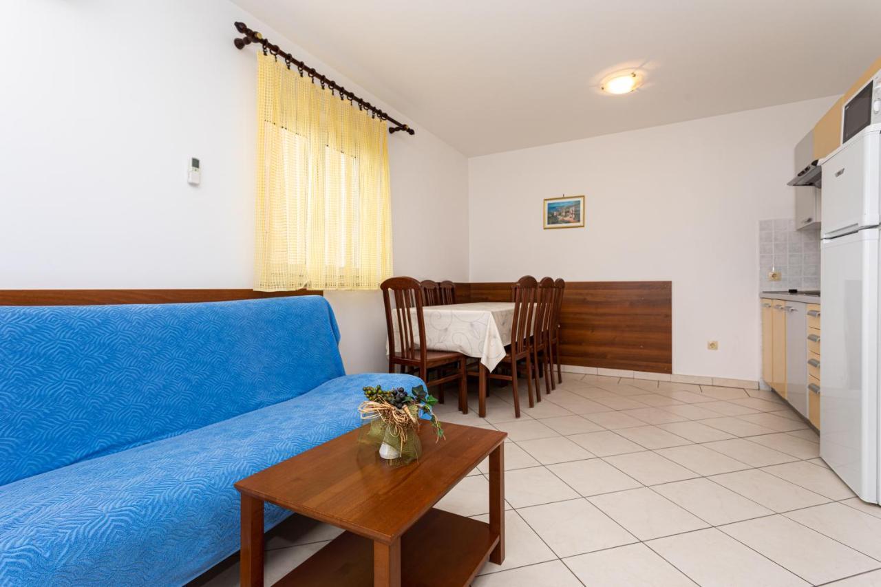 Apartments Crnekovic IV Baska  Bagian luar foto