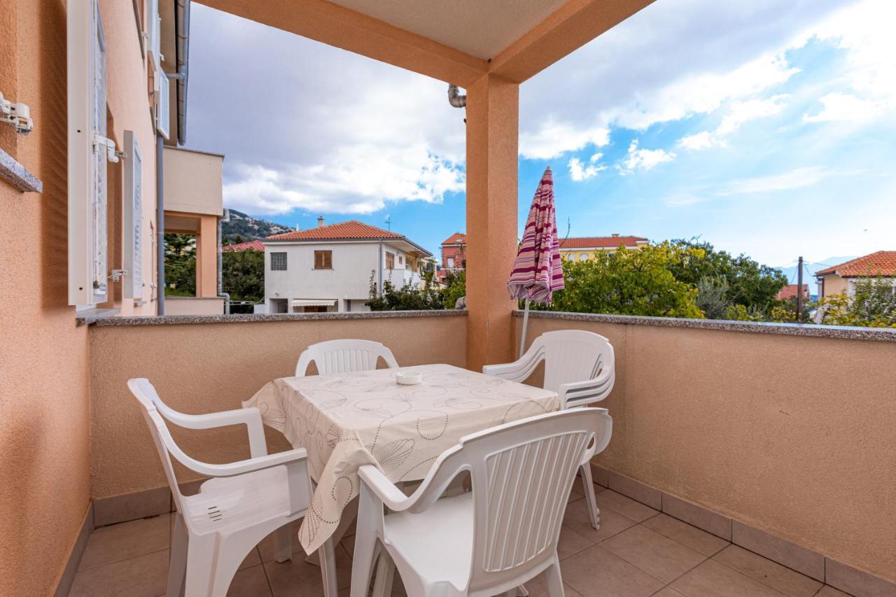 Apartments Crnekovic IV Baska  Bagian luar foto