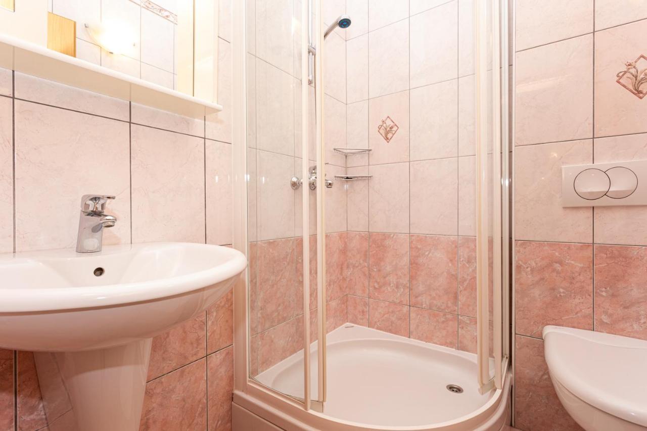 Apartments Crnekovic IV Baska  Bagian luar foto